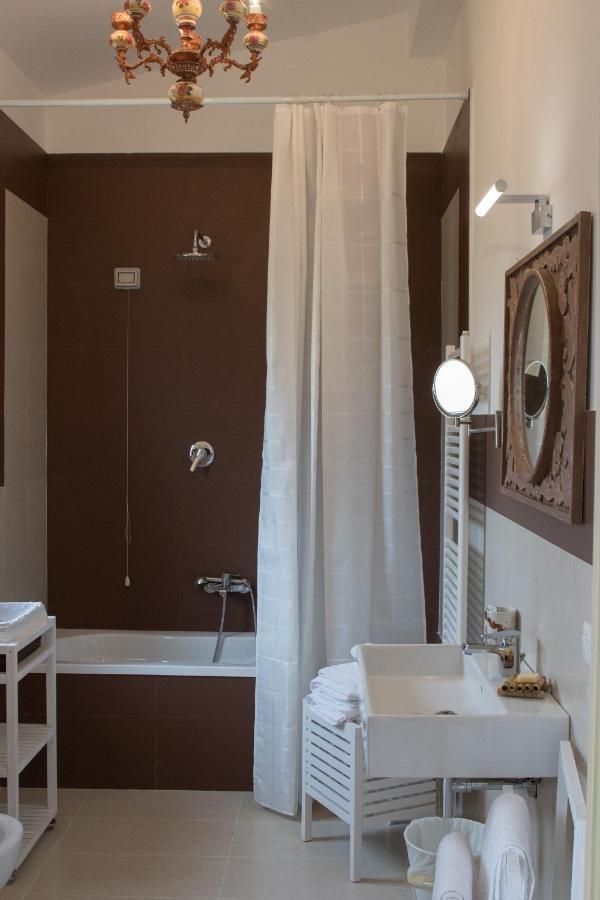 Ych-Le Grotte Di Sileno Bed & Breakfast Castellaneta Bagian luar foto