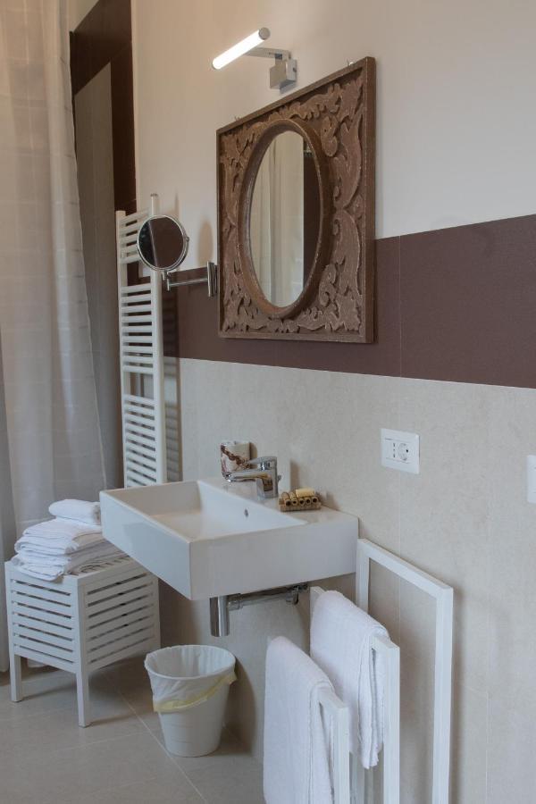 Ych-Le Grotte Di Sileno Bed & Breakfast Castellaneta Bagian luar foto