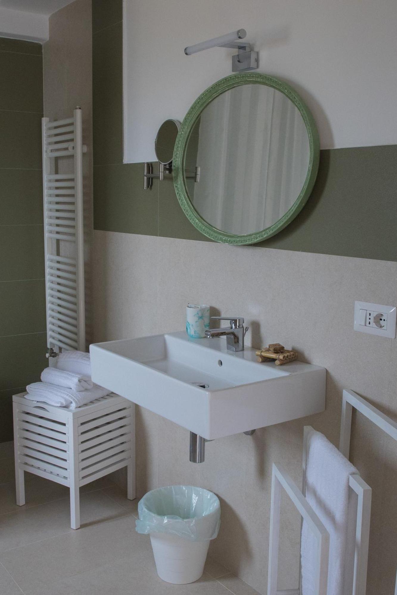 Ych-Le Grotte Di Sileno Bed & Breakfast Castellaneta Ruang foto